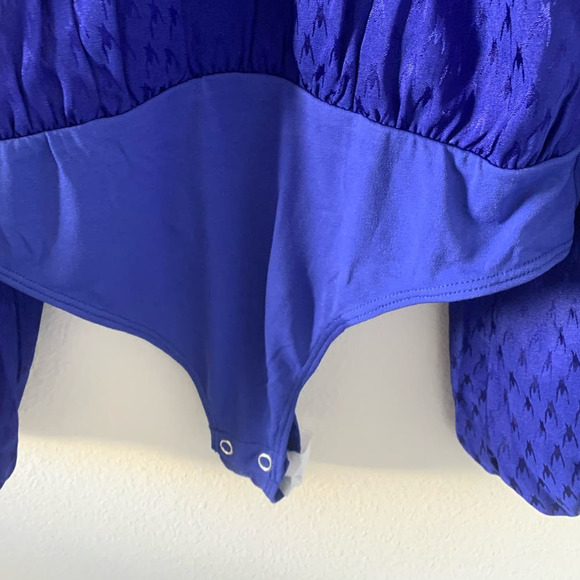 EXPRESS Satin Jacquard Tie Front Thong Bodysuit - Picture 9 of 11